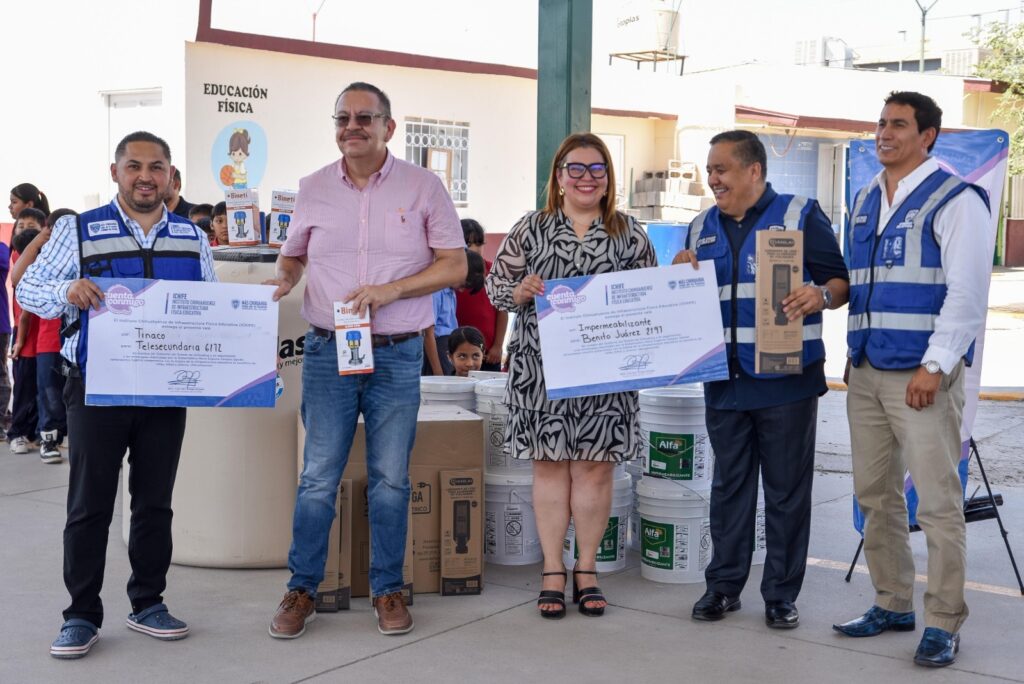 Entrega Ichife materiales a 36 escuelas en Juárez
