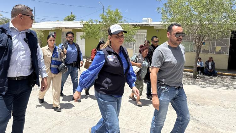 Atiende Maru a damnificados tras lluvias en Juárez; entrega apoyos