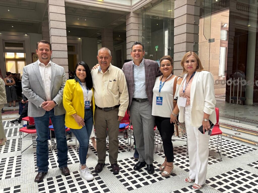 Cabildea alcaldesa de Choix en Chihuahua la construcción de la supercarretera; no quiere que se caiga el proyecto