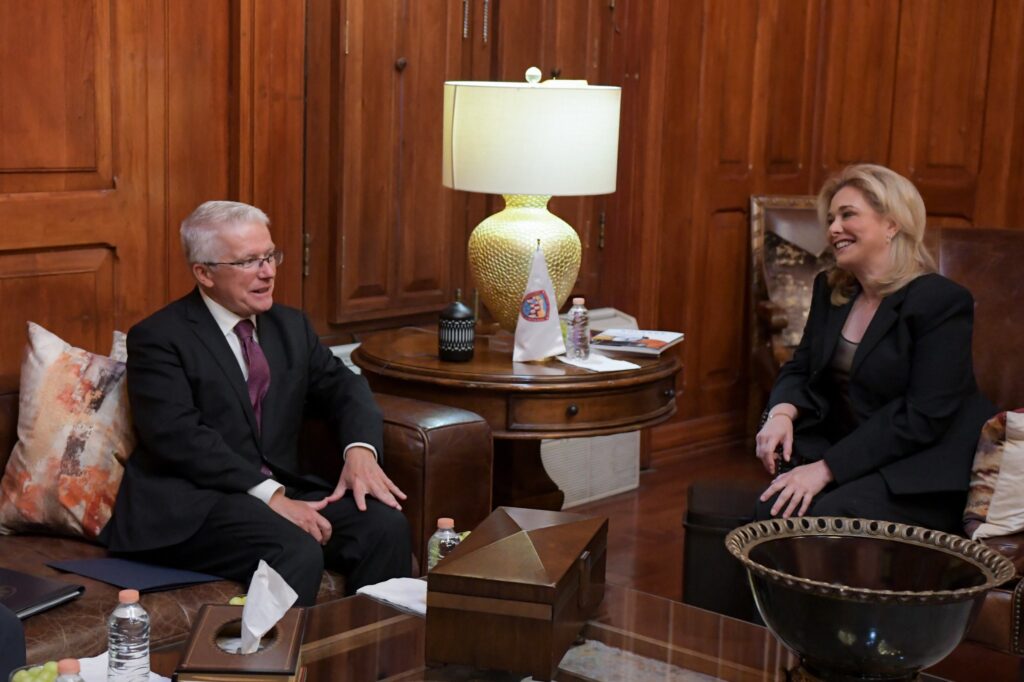 #Estado | Se reúne Maru Campos con el cónsul general de EU en Juárez