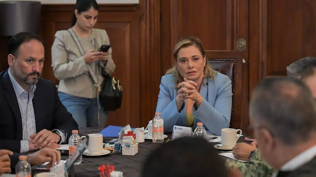 Acuerda Maru Campos con Mesa de Seguridad trabajar en conjunto para atender la contingencia por lluvias