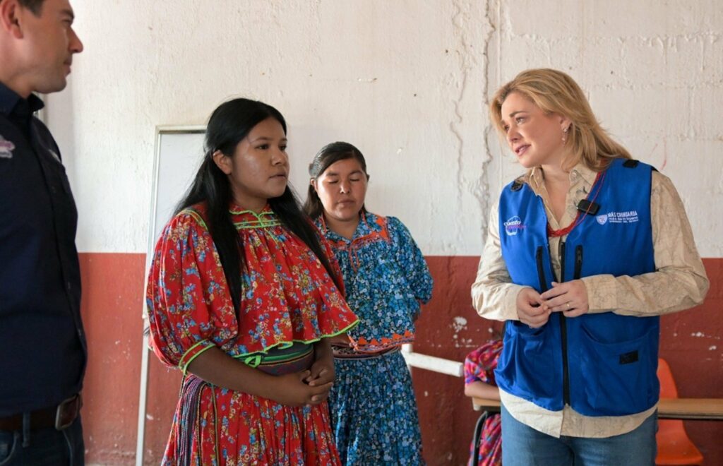 Visita Maru Campos asentamientos indígenas en Chihuahua