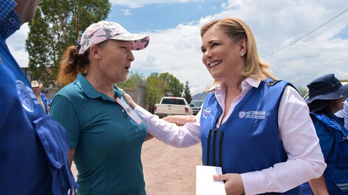 Atiende Maru Campos a familias afectadas por lluvias al sur de la capital