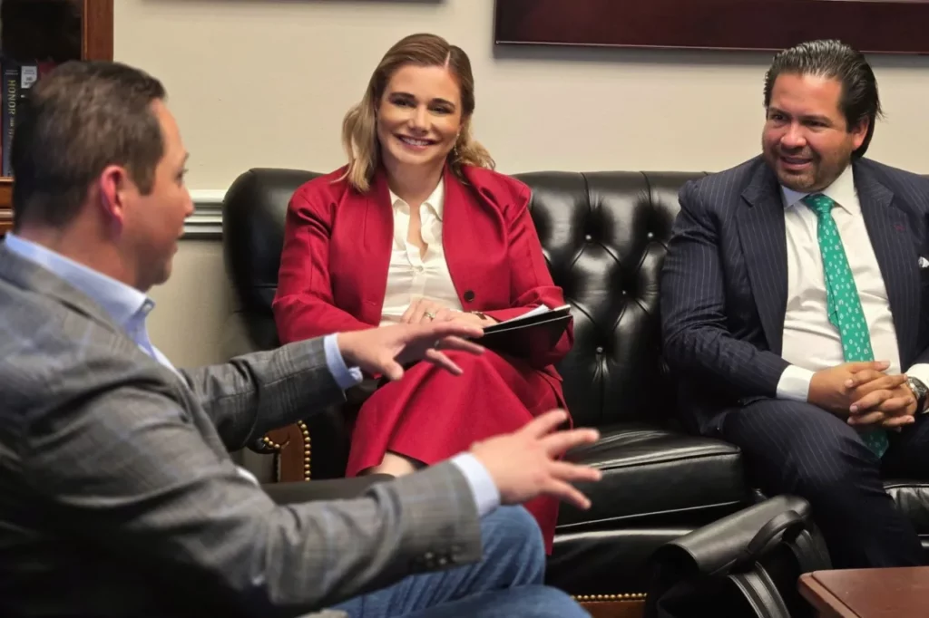 Maru Campos busca fortalecer lazos binacionales en seguridad y ganadería