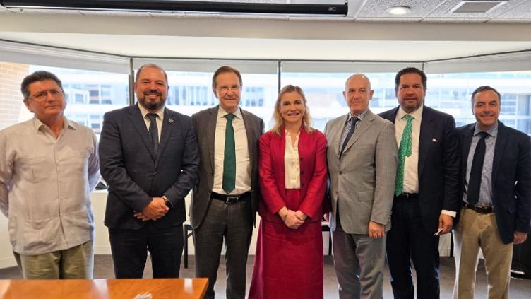 Refuerza Maru en EU alianza contra gusano barrenador ganadero