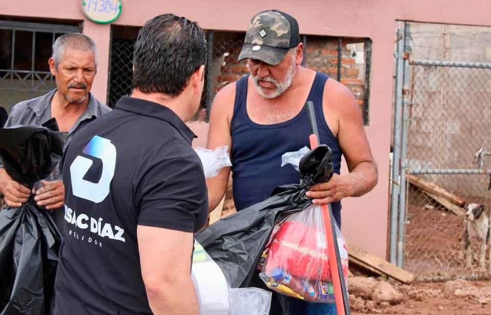 Apoyan regidores a damnificados en Granjas Del Valle