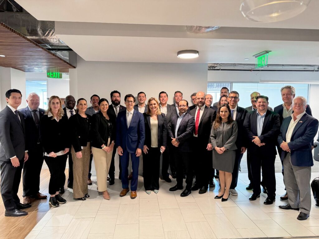 Maru Campos fortalece vínculos económicos y académicos en Austin, Texas