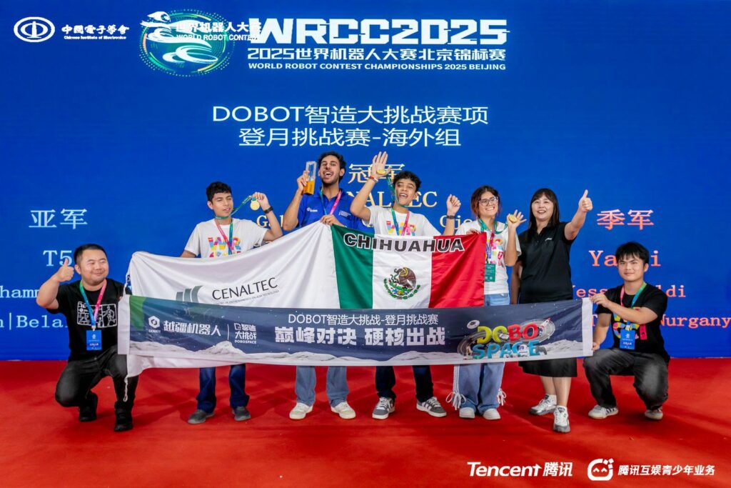 Felicita Maru a campeones mundiales de robótica en Beijing