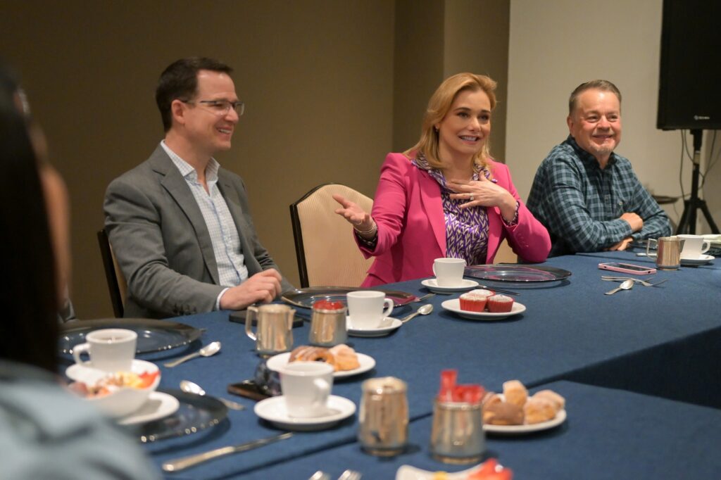 Seguridad y agricultura temas que trató Maru con senadores