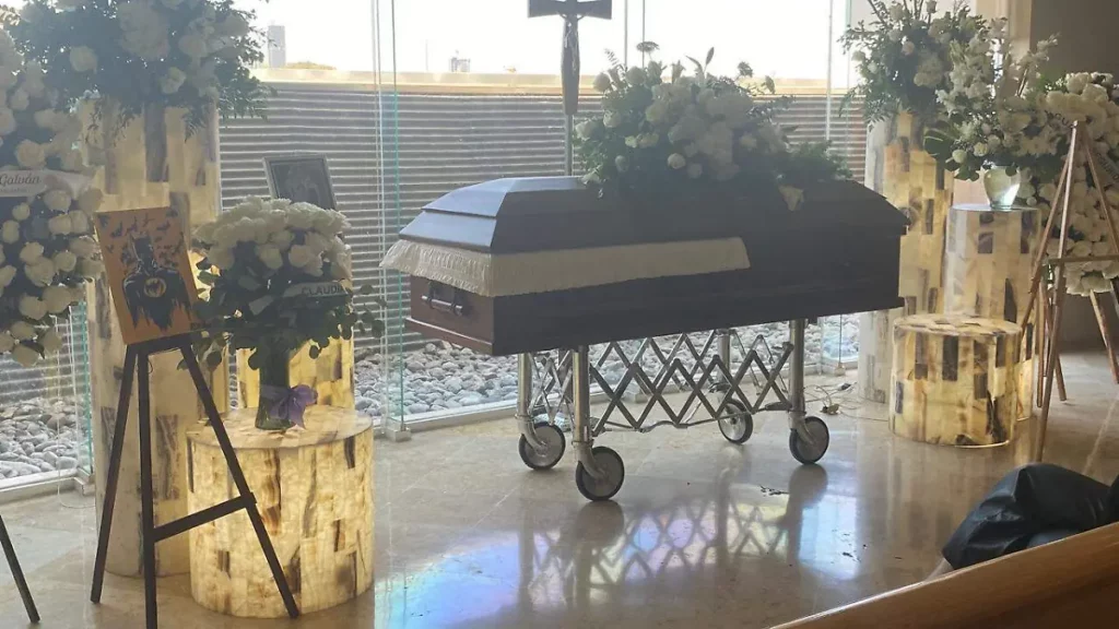 Familiares, amigos y compañeros de trabajo dan último adiós Francisco Alonso Letayf
