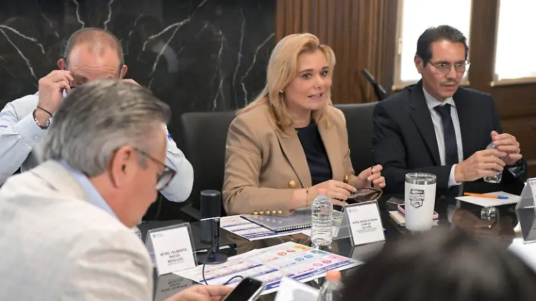 Maru Campos reúne a alcaldes para definir acciones contra el sarampión