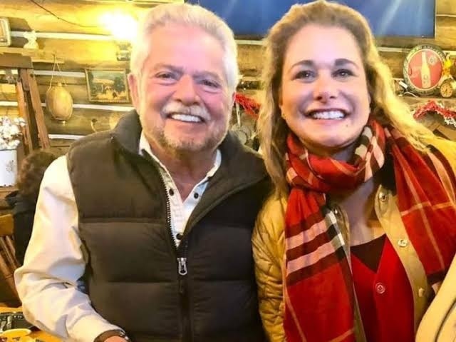 Enfrenta esposo de Maru Campos el cáncer con optimismo y pasión por vivir