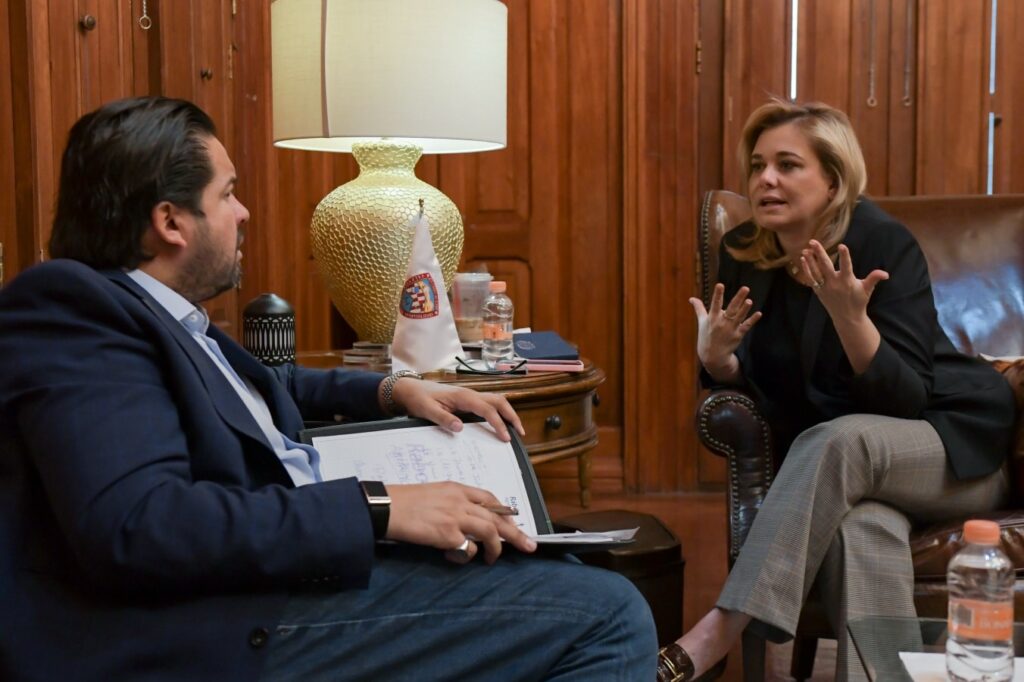 Gobernadora se reúne con presidente de la UGRCh en Chihuahua