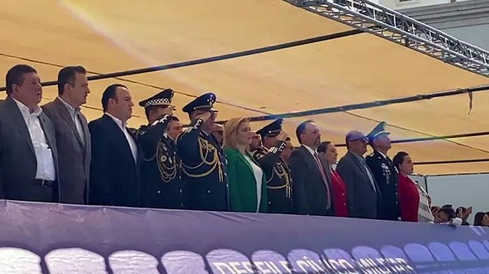 Encabeza gobernadora Maru Campos desfile cívico militar