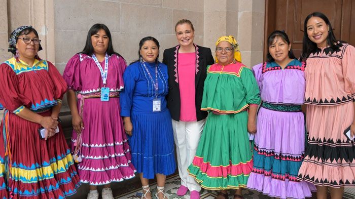 Encabeza Maru Campos ceremonia por la Conmemoración del Día de la Mujer Indígena