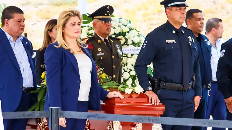 Despiden con honores al agente estatal Sergio Martínez