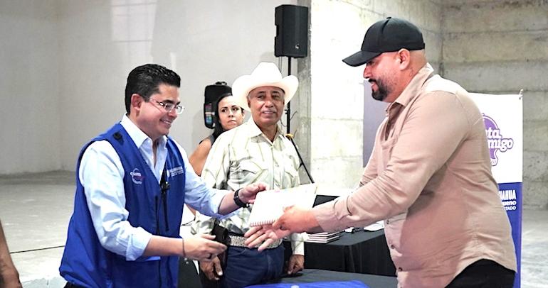 Impulsan el desarrollo económico de familias camarguenses