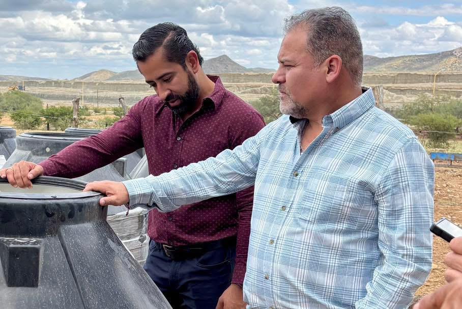 Gestión con resultados: apoyo en tinacos para familias vulnerables