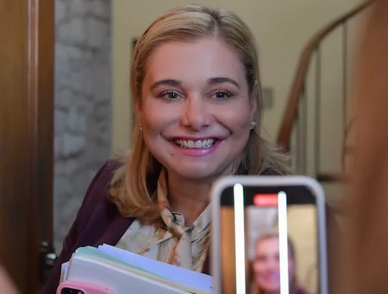 Fito Gardea impulsa programa “Pintando tu Casa” en la colonia Las Acequias