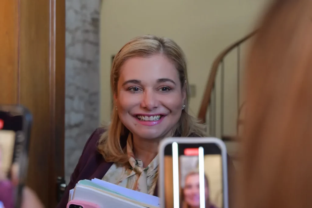 Ordena Maru mega operativo de apoyo en Juárez tras lluvias