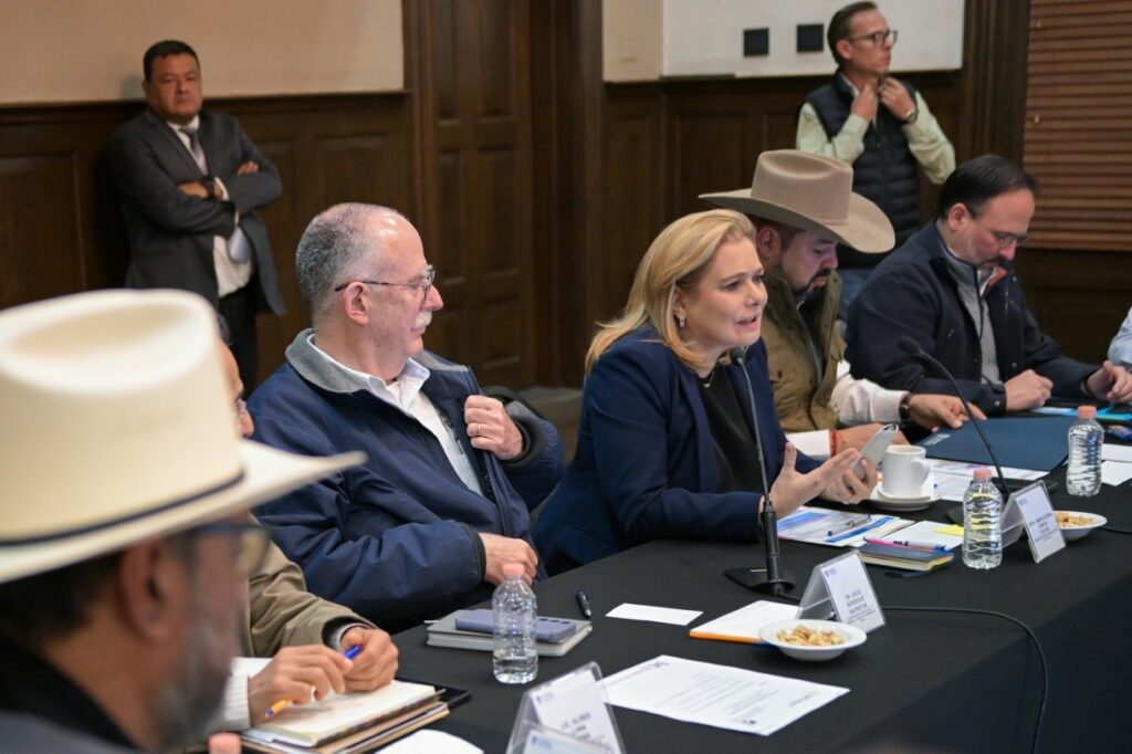 Necesario abrir mercados para el campo chihuahuense: Maru Campos a Julio Berdegué