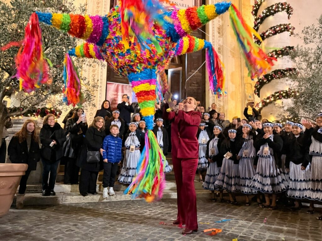 Maru Campos encabeza delegación de Chihuahua en la Navidad Mexicana del Vaticano