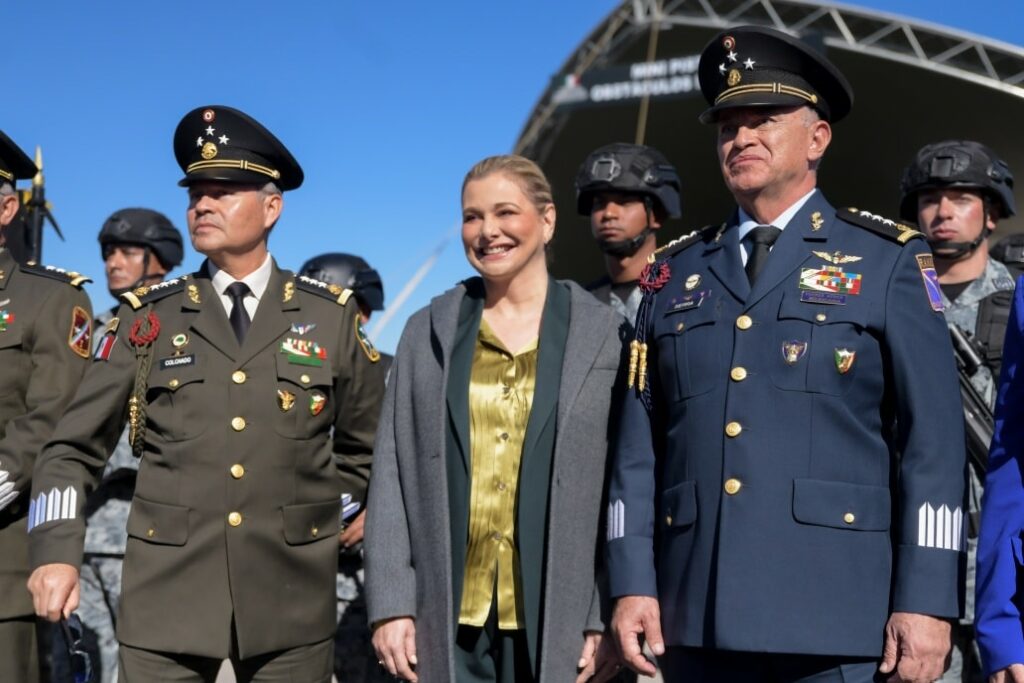 Asiste Maru Campos a clausura de la exposición militar La Gran Fuerza de México