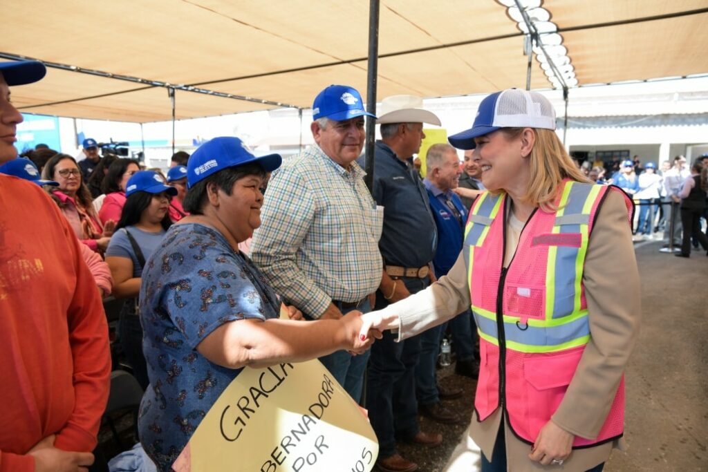 Anuncia Maru Campos techumbre para Telesecundaria de la Felipe Ángeles en Meoqui