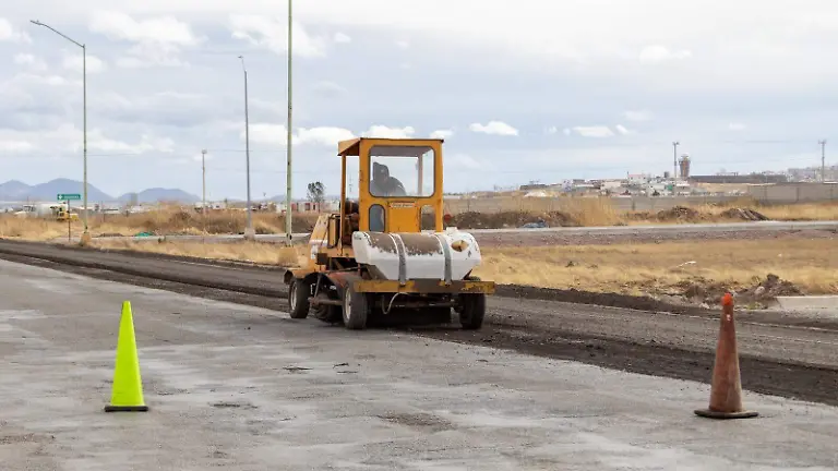Avanza rehabilitación del eje carretero Carichi-Cuauhtémoc-Largo Maderal