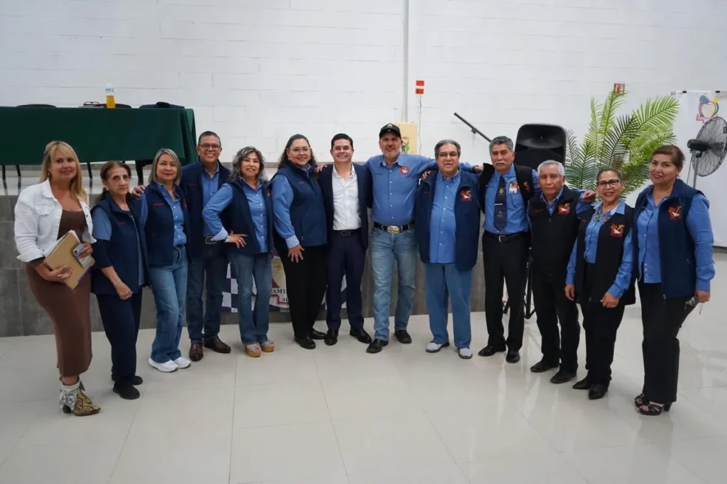 Se reúne Rafa Loera con jubilados del Seguro Social