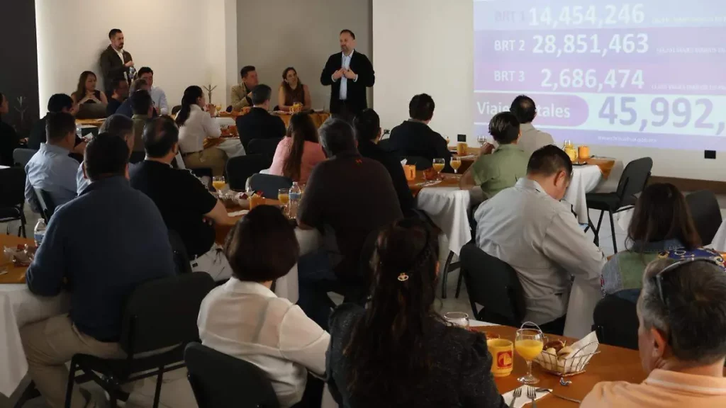 Presenta estado ante Barra de Arquitectos A.C. avances en materia de transporte