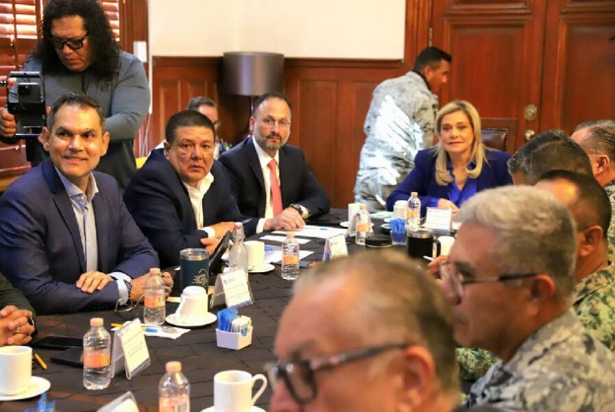 Encabezó Maru Campos Mesa de Seguridad en Palacio de Gobierno