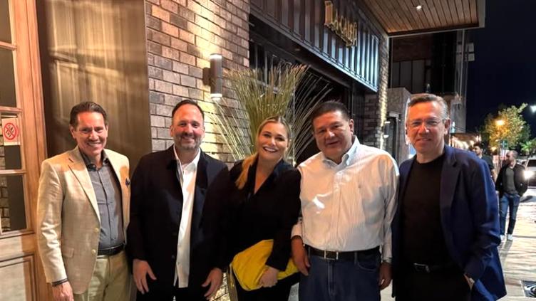 Gratitud y amistad: Maru con Jáuregui, Santiago, Granillo y Monje