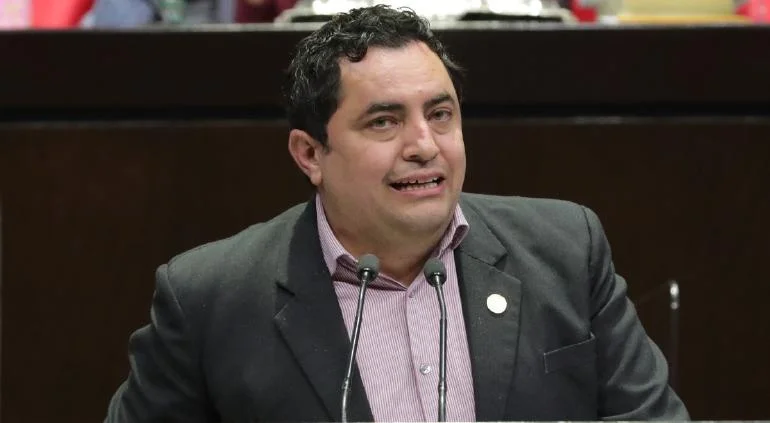 Alan Falomir llama a respaldar a Maru Campos y critica a Morena en Chihuahua