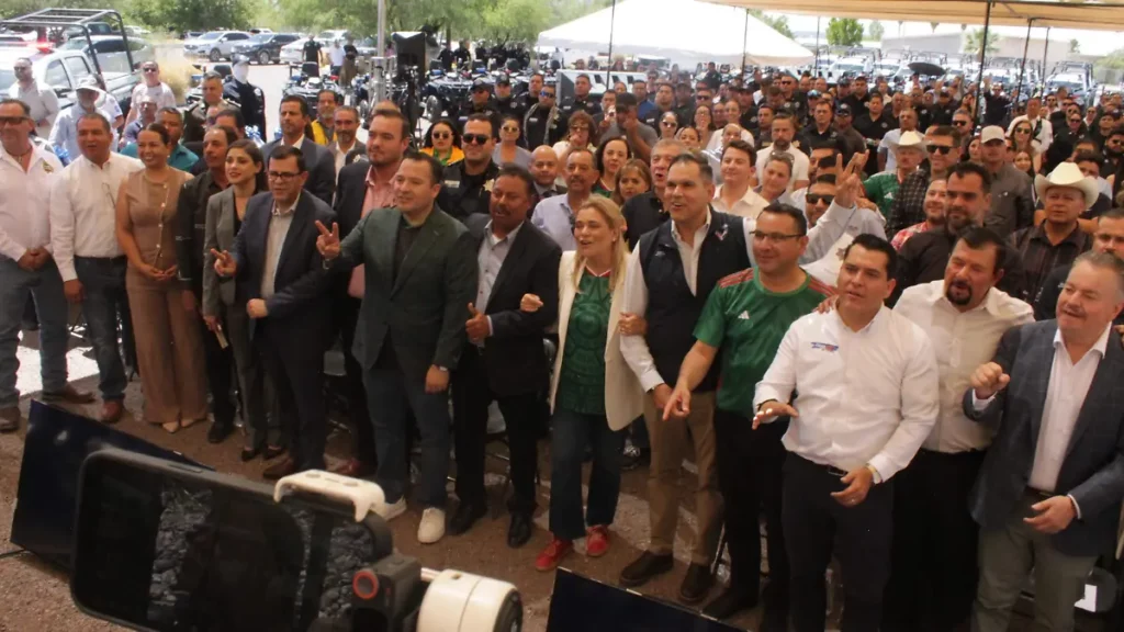Entrega Maru Campos patrullas, cuatrimotos y uniformes para elementos policiales de 13 municipios