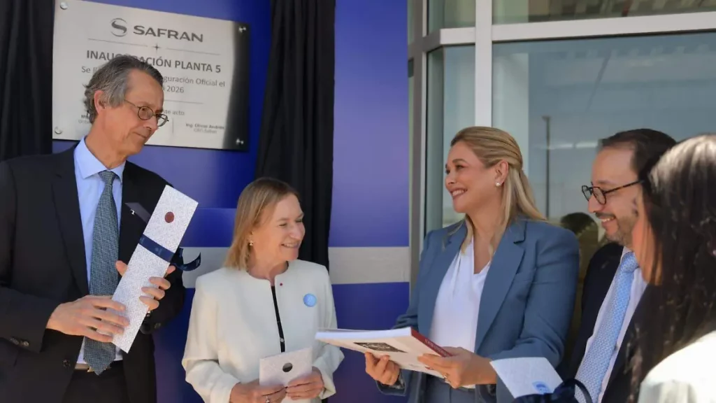 Maru Campos encabeza inauguración de nueva planta de Safran en Chihuahua