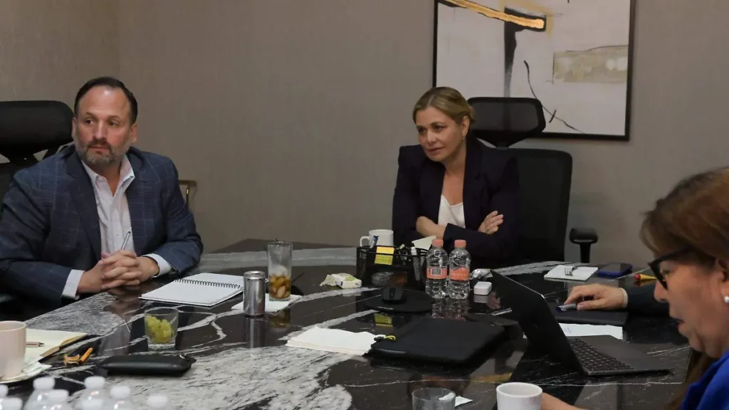 Maru Campos refuerza atención a familias desplazadas de Cinco Llagas; pide mantener apoyo integral