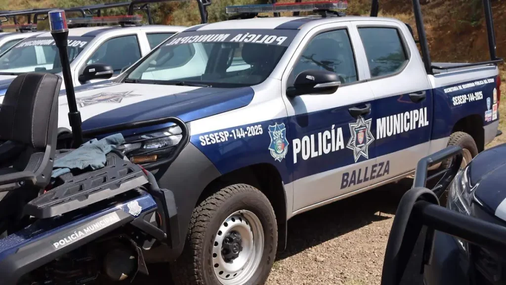 Recibe Balleza dos patrullas y cinco cuatrimotos por gobierno del estado para reforzar la seguridad