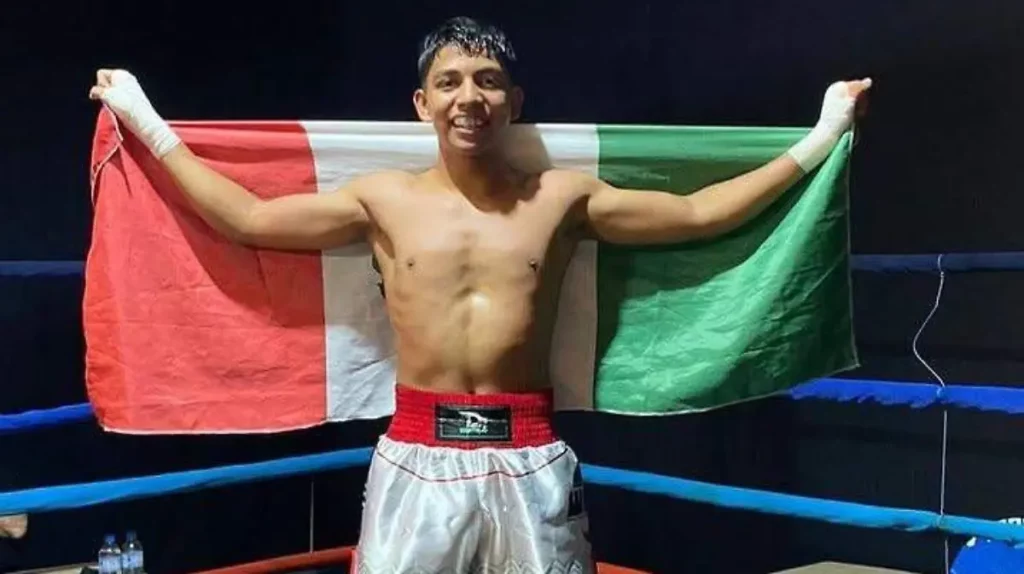 Felicita Maru Campos a Karlo Ontiveros por campeonato de kick boxing en Alemania