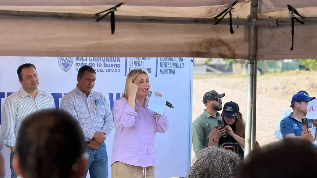 Una ciudad mejora cuando hay continuidad: Maru Campos encabeza inicio de trabajos de pavimentación en Saucillo