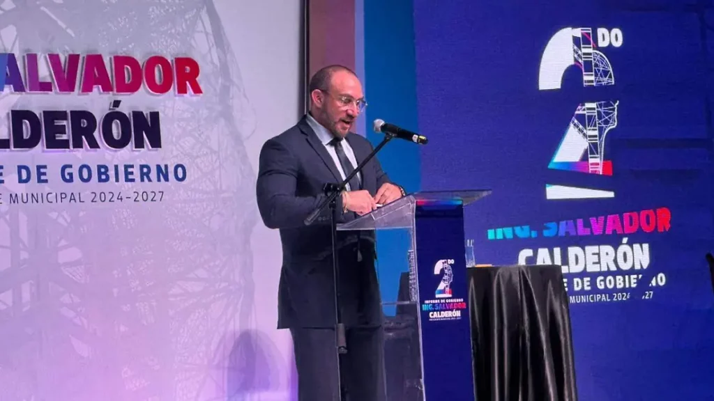 Gobierno estatal reconoce trabajo de Salvador Calderón al inicio de su Segundo Informe