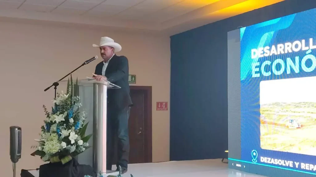 Rinde Fernando Ortega segundo informe; destaca obras y apoyos para Santa Isabel