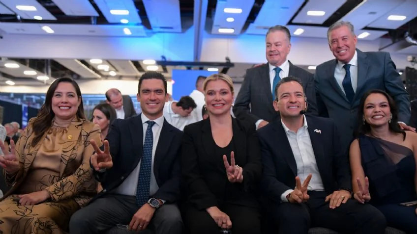 Maru Campos acompaña a Marco Bonilla en la presentación de su Quinto Informe de Gobierno en Chihuahua